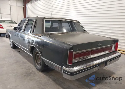 1984 Lincoln Town Car из США, поврежденный, VIN 1LNBP96F1EY710923